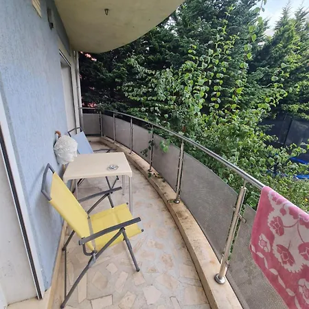 Marina Bay Mamaia-sat Apartamento