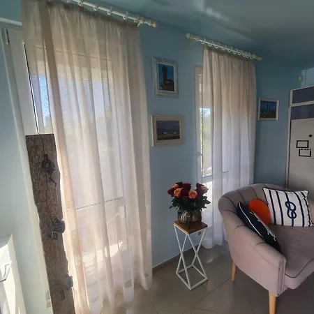 Marina Bay Mamaia-sat Apartamento