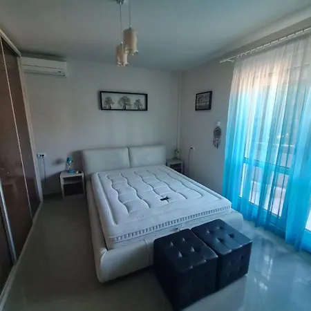 Apartment Marina Bay Mamaia-sat